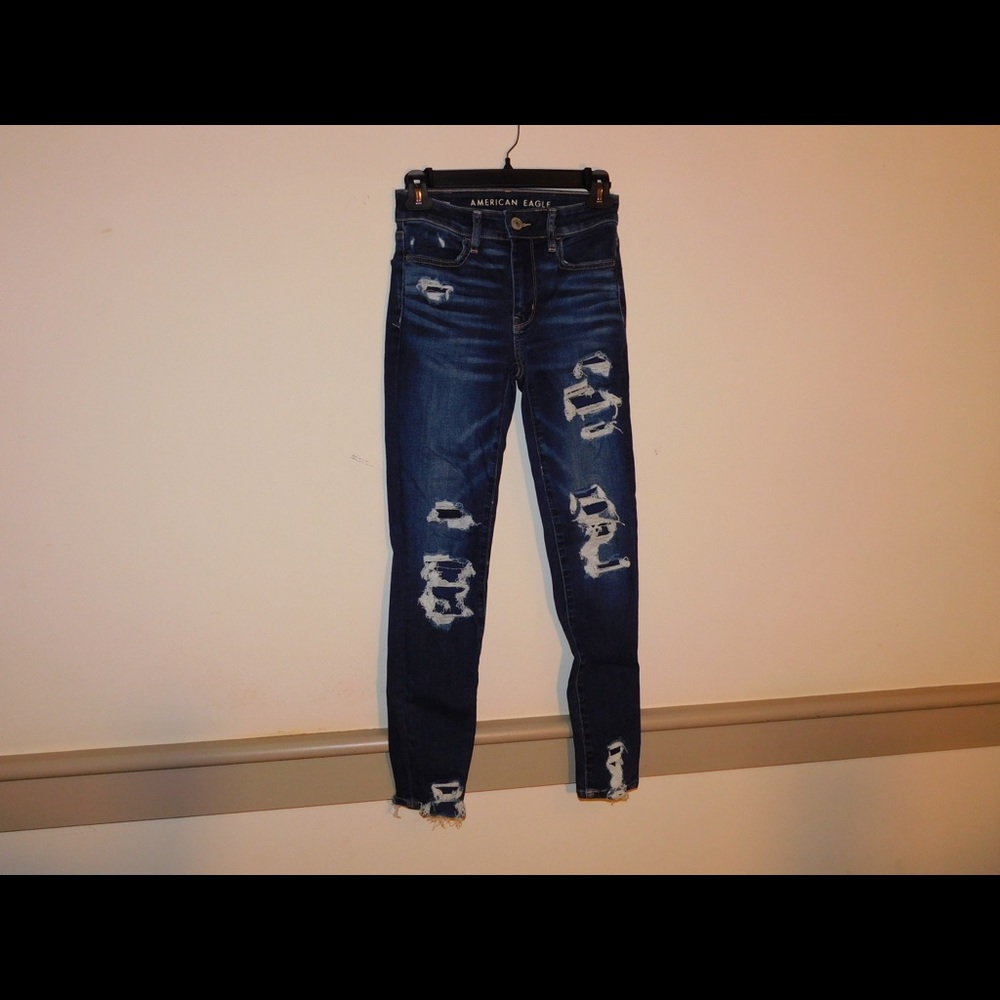 American Eagle High Rise Cropped Blue Jeans